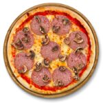 Pizza all'Arrabbiata – Pizza mit Salsiccia, Peperoni und Arrabbiata-Sauce