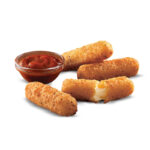 Mozzarella-Sticks – Knusprig frittierte Sticks mit cremigem Mozzarella-Käse